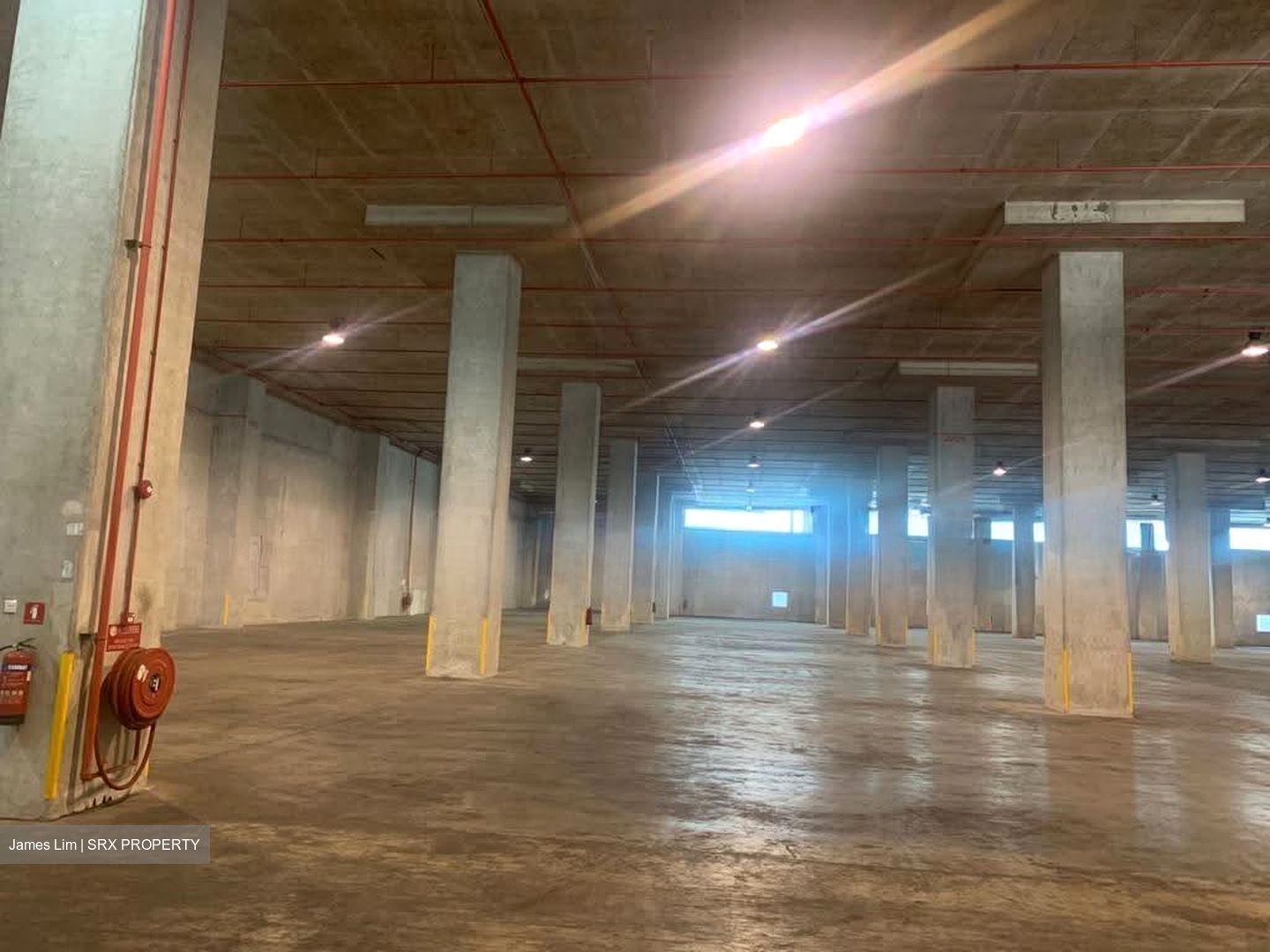 Gul Way (D22), Warehouse #637314031